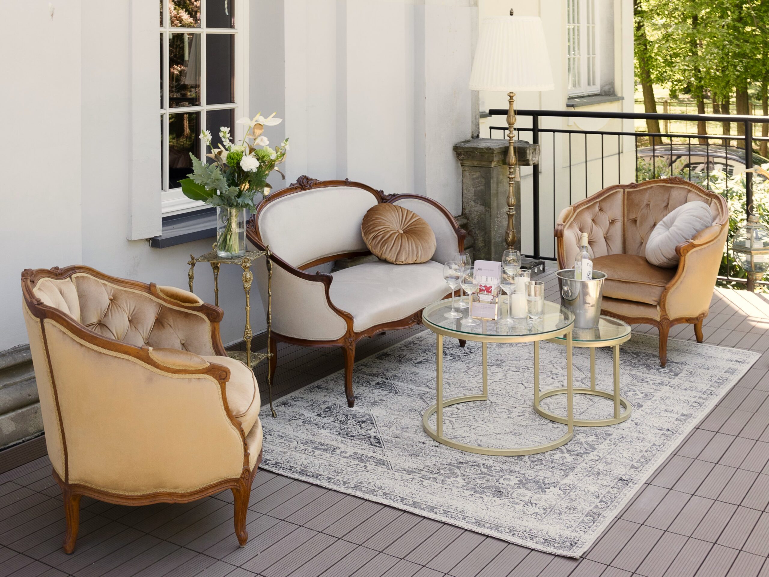 Strefa chillout na wyanejm Wrocław Vintage Rent nasza oferta kopia